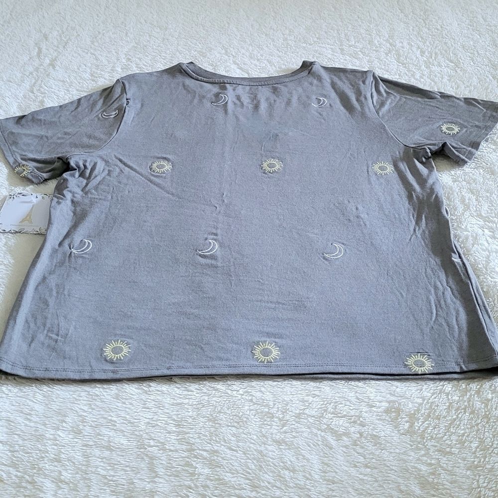 Champagne🍾 Dreams😴 Moon🌙 and Sun☀️ Tee👕 - NWT - Picture 12 of 12